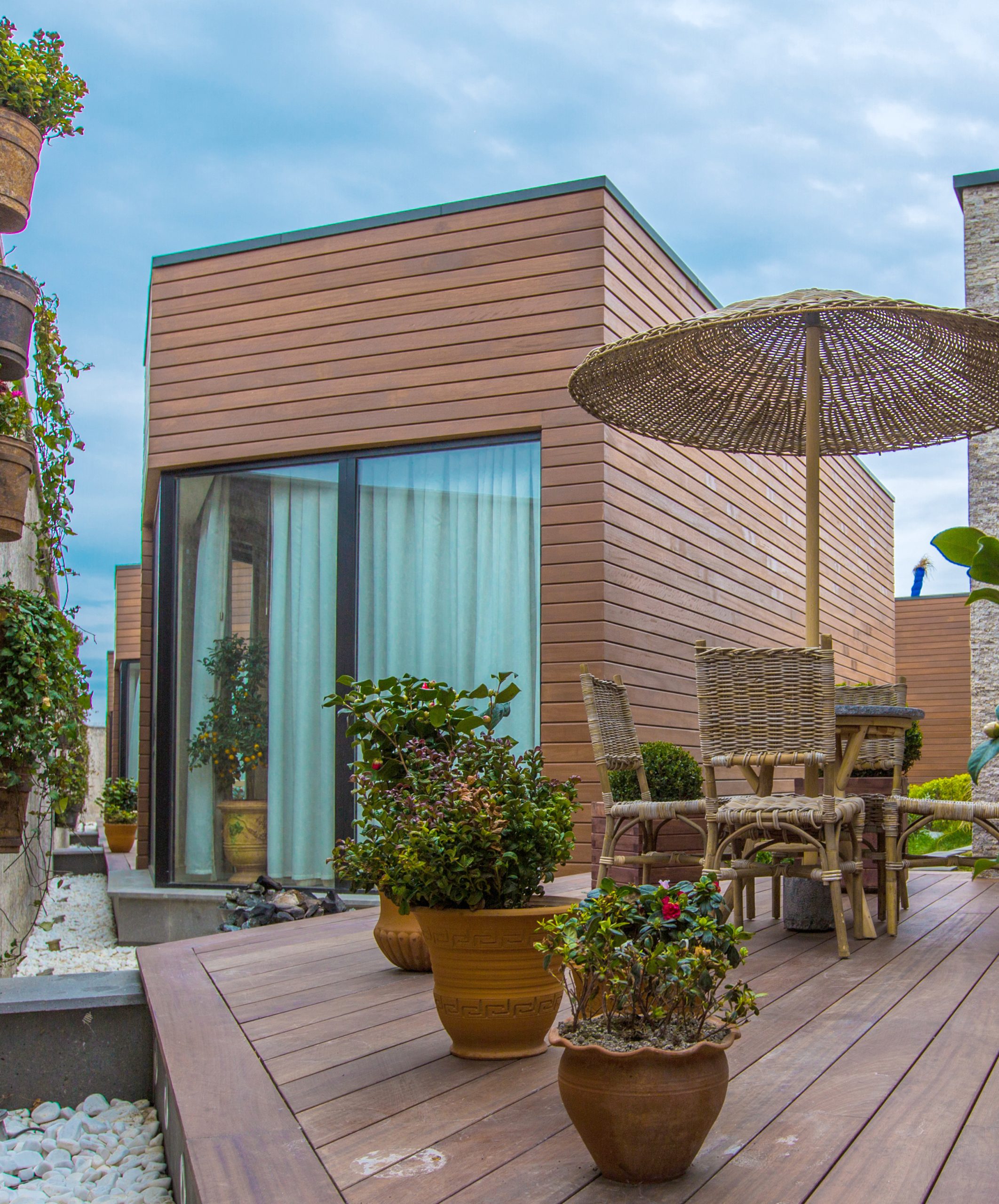 menuisier-construction-bois-ossature-nimes-studio-jardin-terrasse