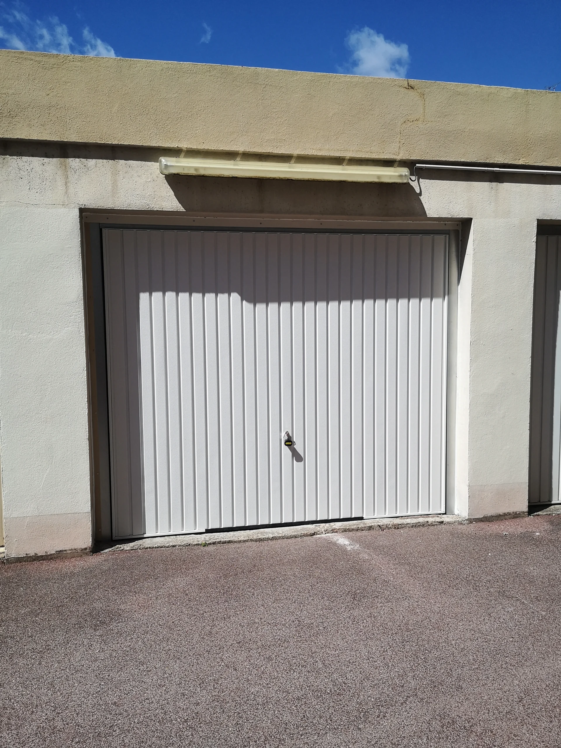 porte-de-garage-menuisier-nimes