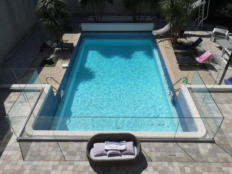 garde-corps-verre-securite-enfant-piscine-nimes