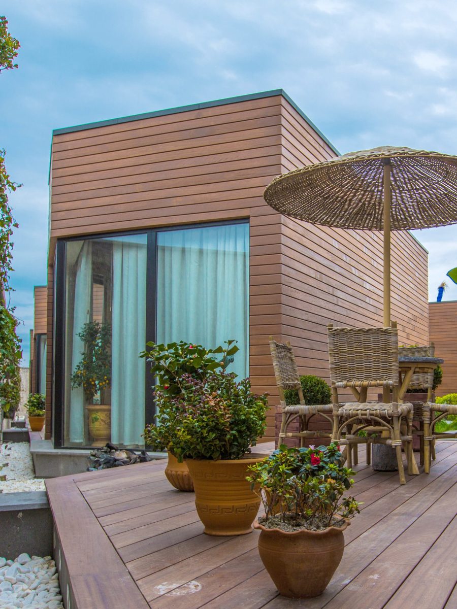 menuisier-construction-bois-ossature-nimes-studio-jardin-terrasse